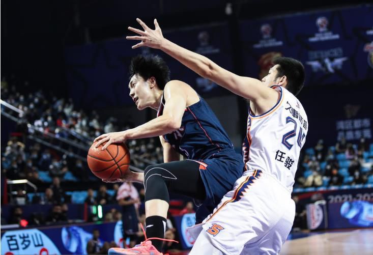 最终全场比赛结束，罗马1-1佛罗伦萨。